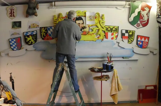 script painter, wooden sign, vintage, coat of arms of painting